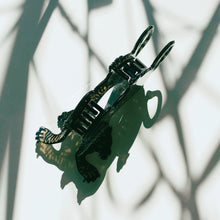 Load image into Gallery viewer, "Attack" Style Tiger Hair Clip | Claw Clip in Velvet Travel Bag